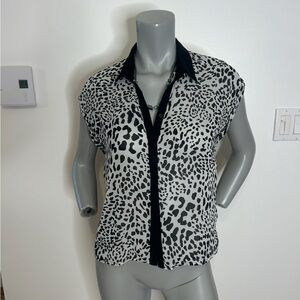 Bershka Black and White Leopard Print Button-Down sleeveless Shirt❤️M